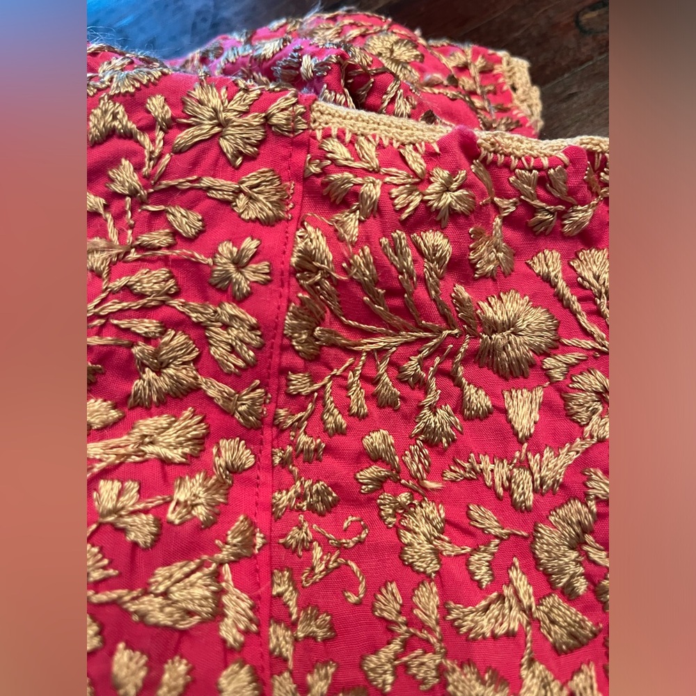 Gorgeous Embroidered Mexican Top in Bright Pink Size Large - Picture 13 of 13